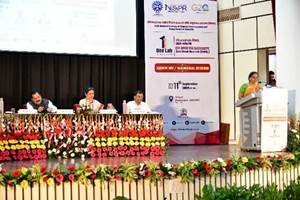 Dr. N. Kalaiselvi, DG, CSIR announces Shanti Swarup Bhatnagar Prize for S&T 2022 during OWOL of CSIR-NIScPR