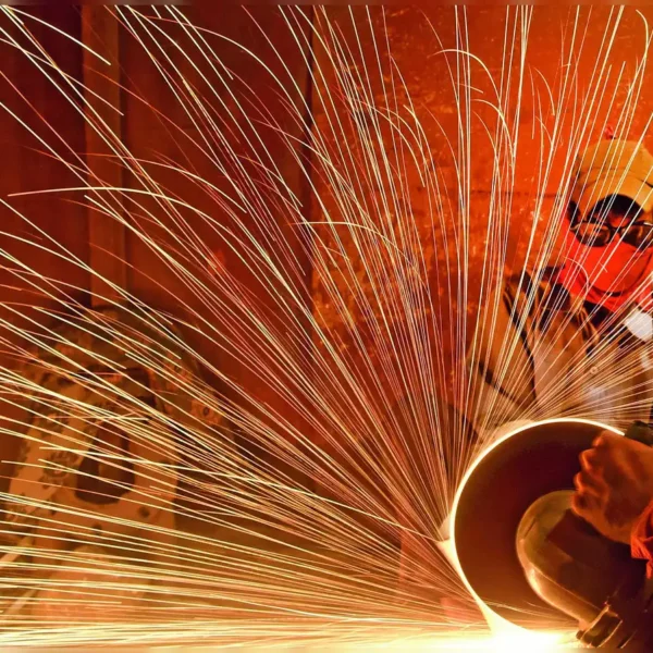 Indian steelmakers urge Government for minimum import price amid global slump: